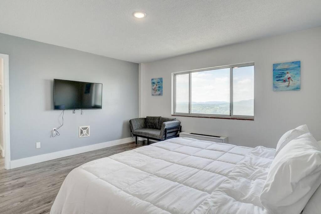 Newly Renovated 1 Bedroom Apartment Near Downtown แกดส์เดน ภายนอก รูปภาพ